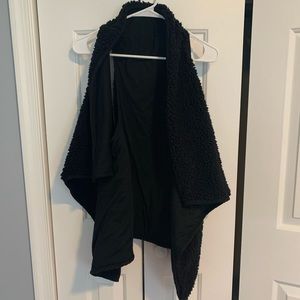 Black Sherpa vest with pockets
